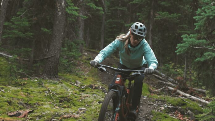 women mountain biking